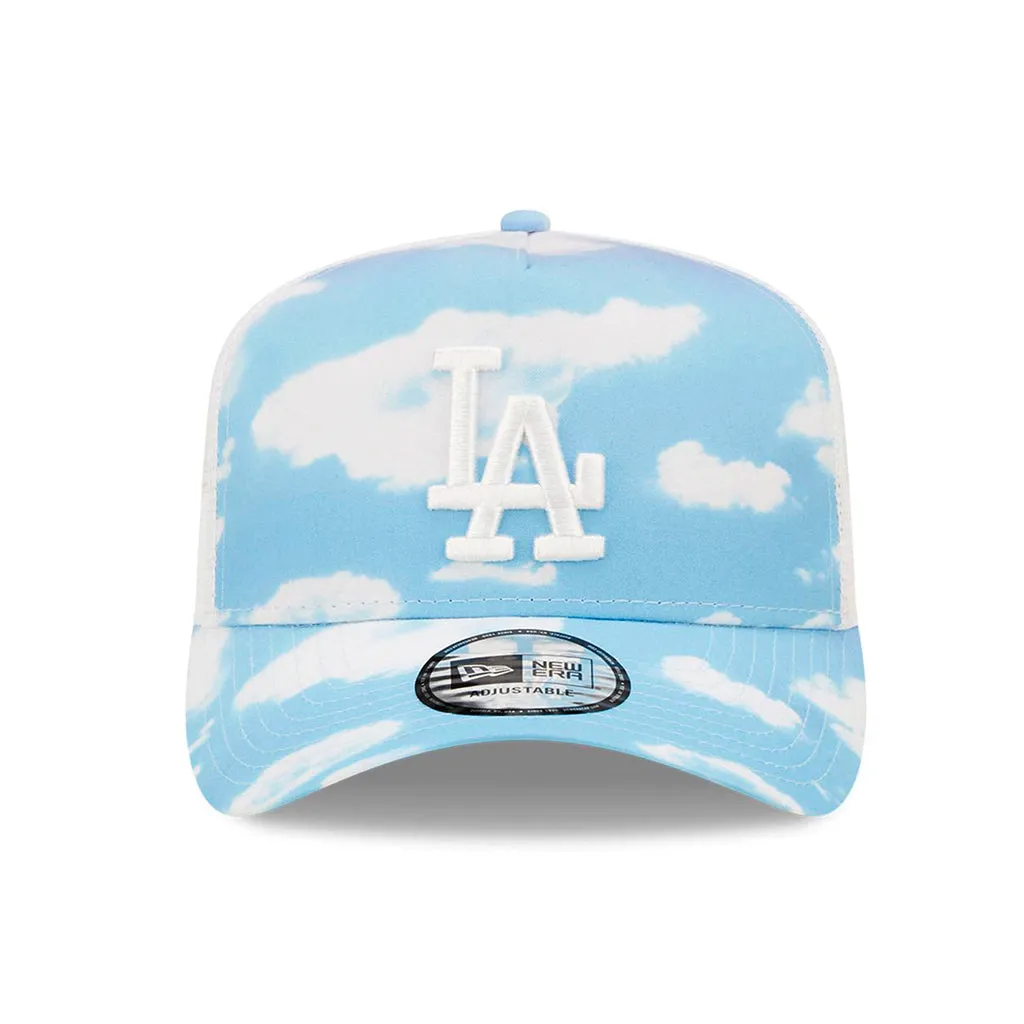 Gorra New Era Los Angeles Cloud Aop Trucker Celeste Blanco