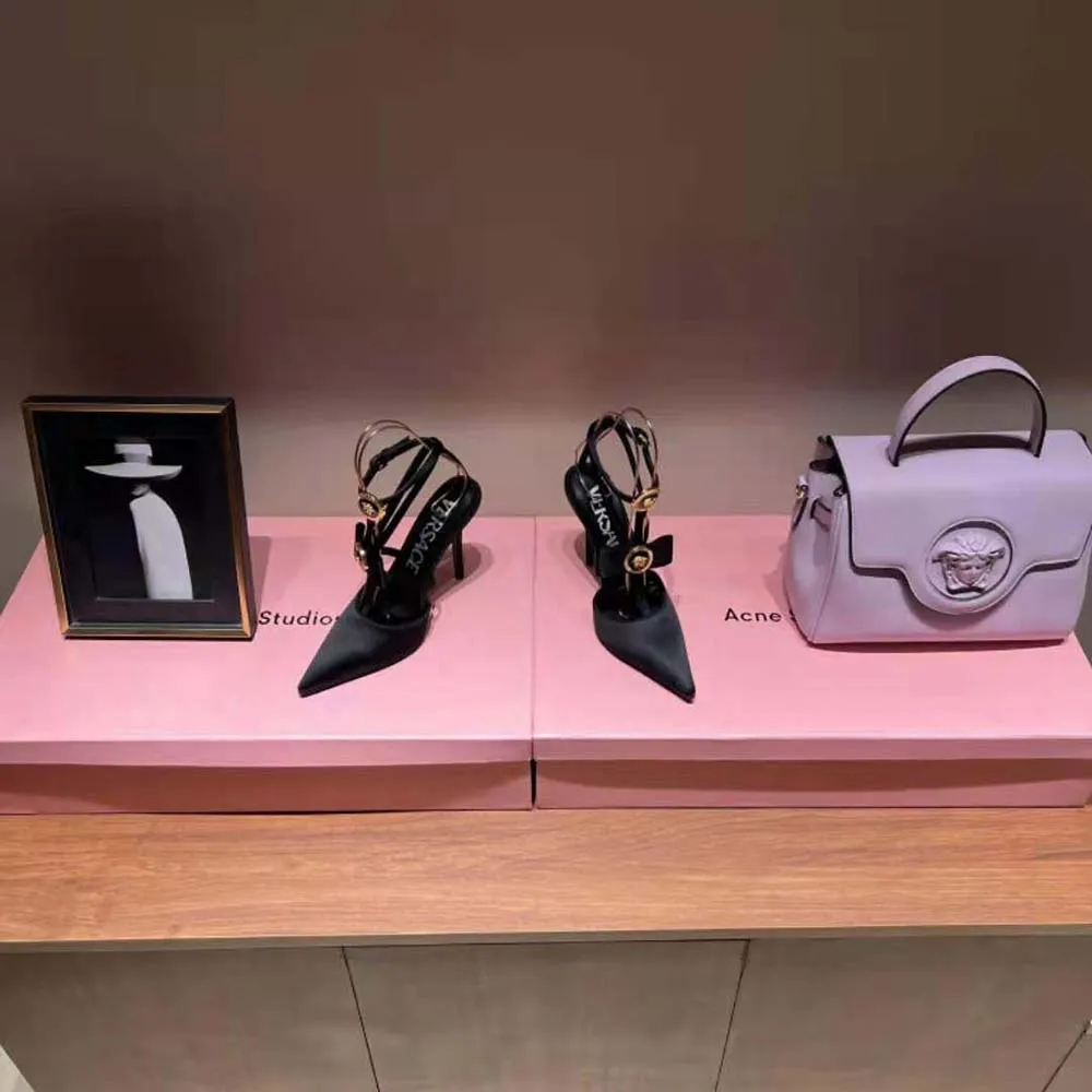 Versace Mujer Gianni Ribbon Cage Satén Bombas-Negro